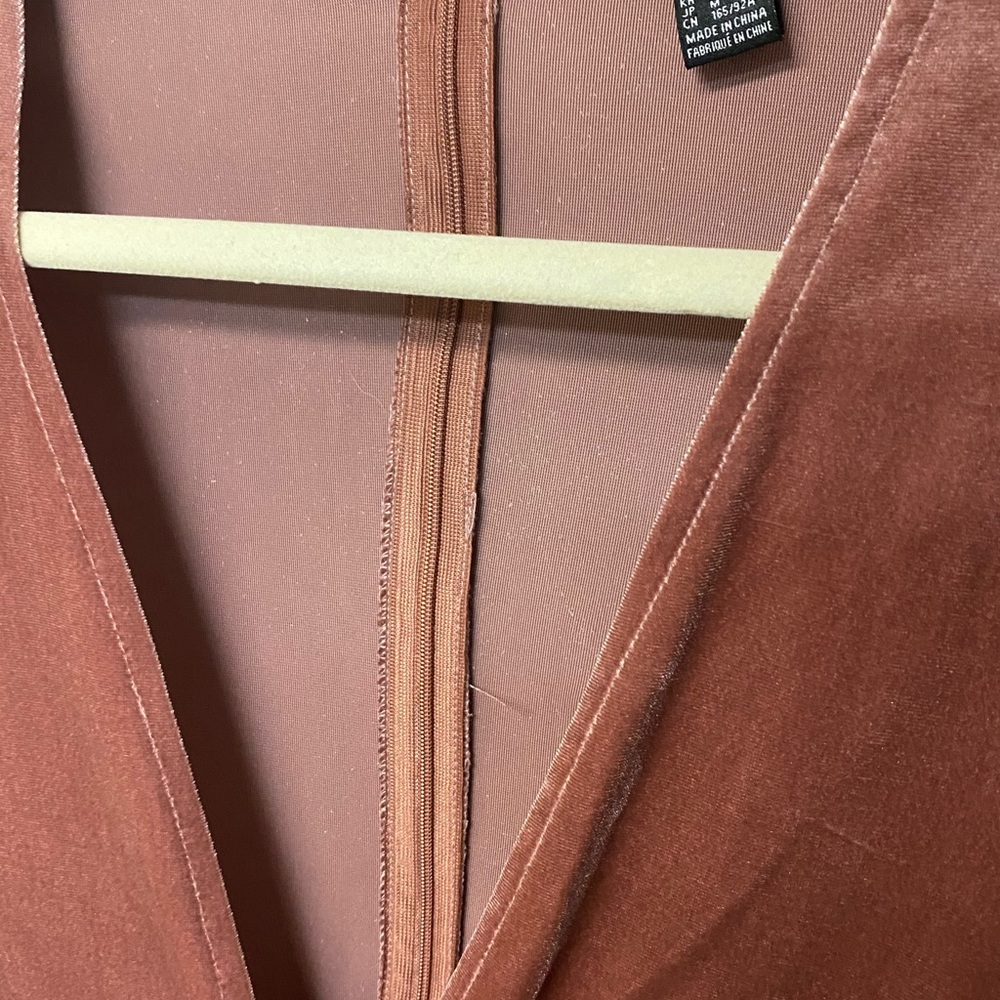 Mauve velour romper - Picture 2 of 4